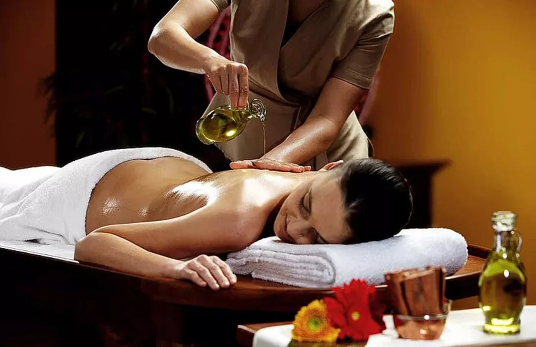 Relaxing Ayurveda massage at Dhanwantari Ayurveda Detox Center in Tiruvannamalai, offering holistic rejuvenation and stress relief in a tranquil setting.